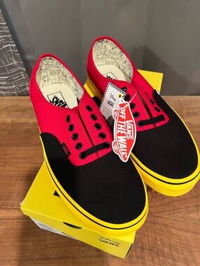 Vans Classic Low Top Sneakers Mickey Mouse Disney collab NIB